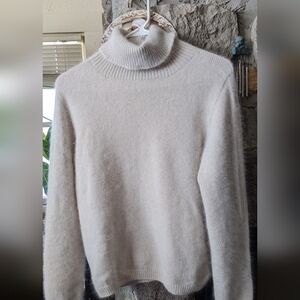 Max Mara Studio Cashmere Cozy Cream Turtleneck Sweater